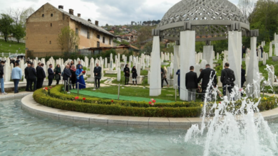 Photo of Polaganjem cvijeća na Kovačima obilježena 31. godišnjica bitke za odbranu Sarajeva