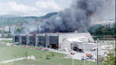 Photo of 21. maj1992.: Zapaljena dvorana “Zetra”