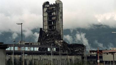 Photo of Prvi put zapaljena zgrada “Oslobođenja” 29.05.1992.