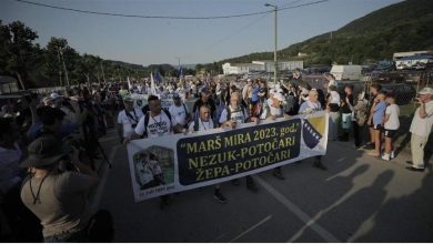 Photo of Učesnici “Marša mira” u tišini ušli u Potočare