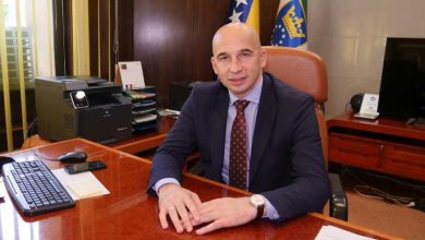Photo of Premijer ZDK Nezir Pivić: Analizirali smo rad Univerziteta, rade na granici zakonitosti