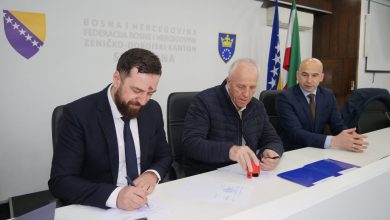 Photo of Potpisani ugovori o finansiranju projekata vjerskih zajednica u Zenici i Kaknju …